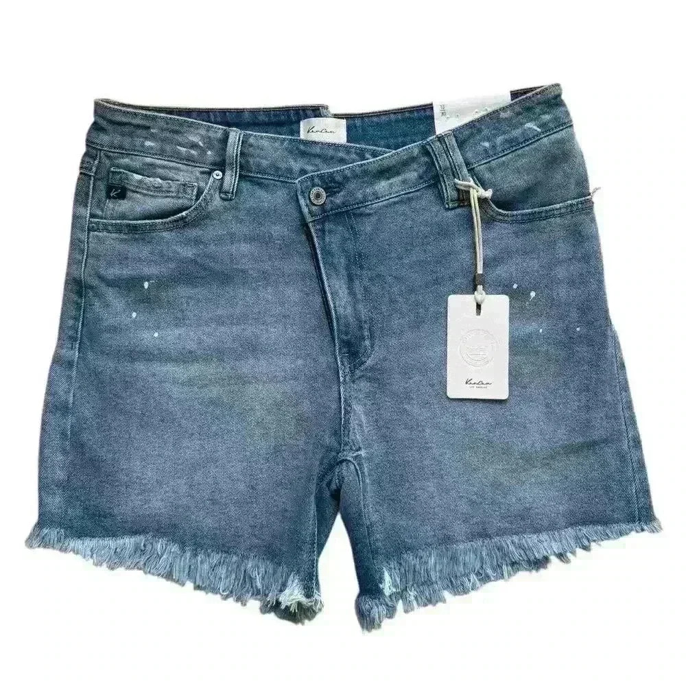 NWT - KanCan Dahana High-Rise Shorts in Medium Wash -Size 13/30